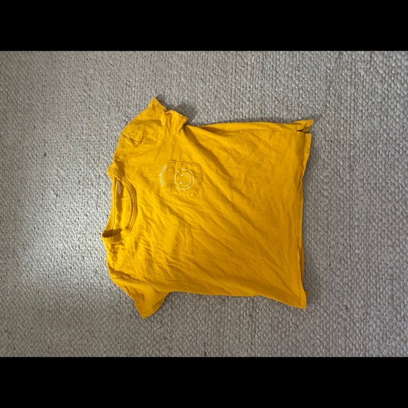 Old navy yellow t-shirt - Picture 1 of 4